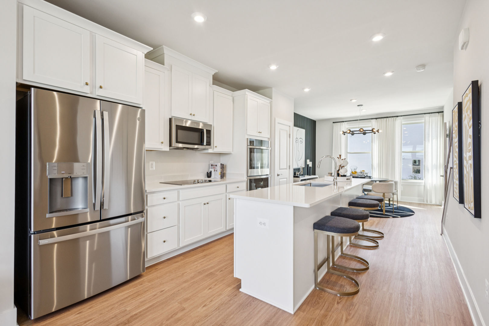 Kitchen with Island Seating