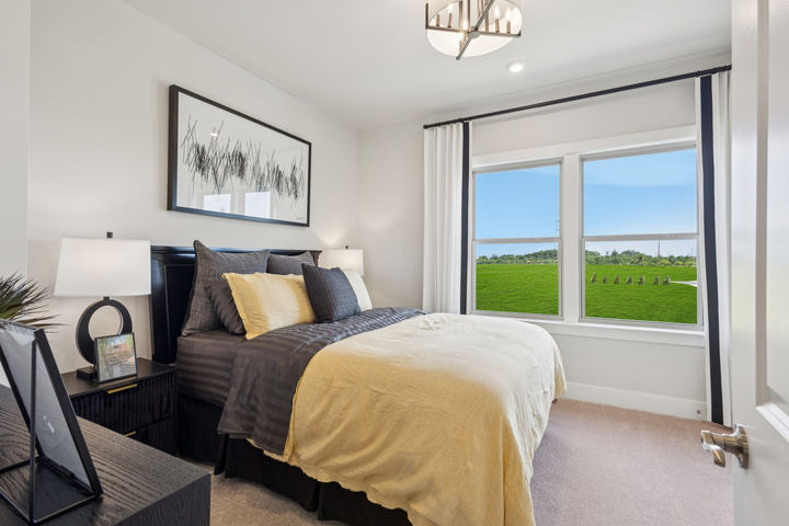 Primary Suite with Ensuite Bathroom