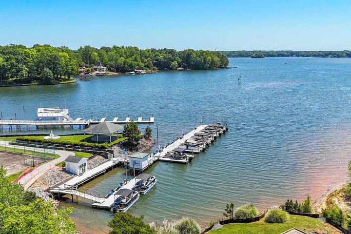 Lake Norman just minutes away