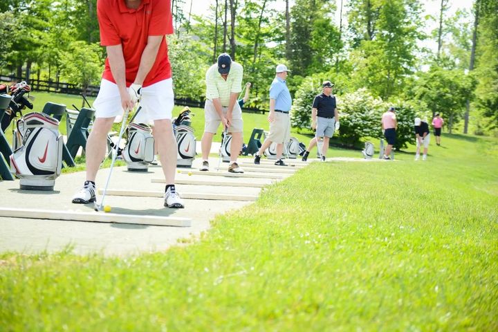 Enjoy Nearby Golf Courses and Country Clubs