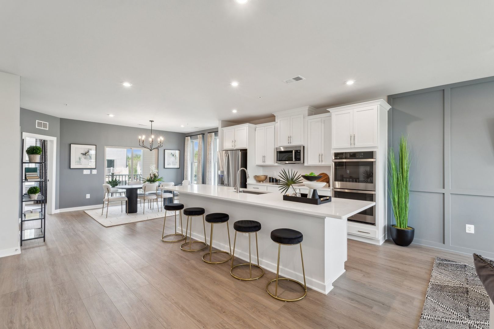Breathtaking kitchens for hosting and enjoying