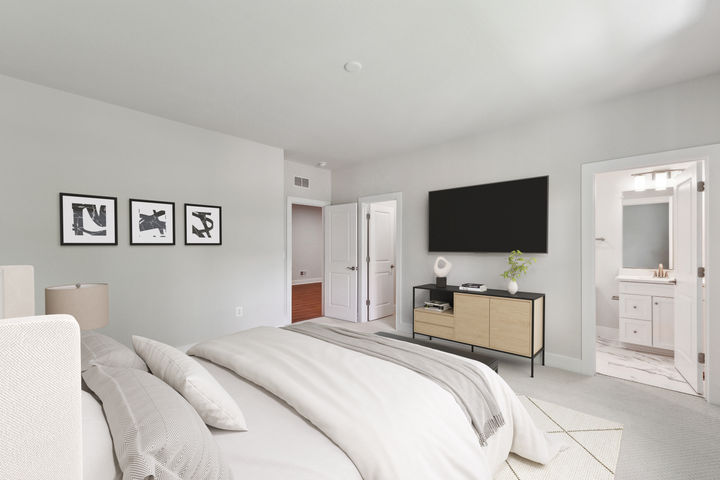 Guest Bedroom with Full Bathroom and Walk in Closet