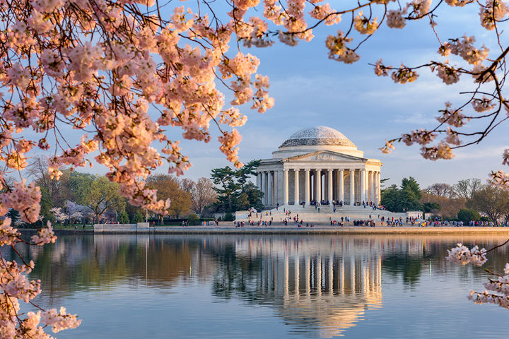 9 miles to Downtown Washington DC