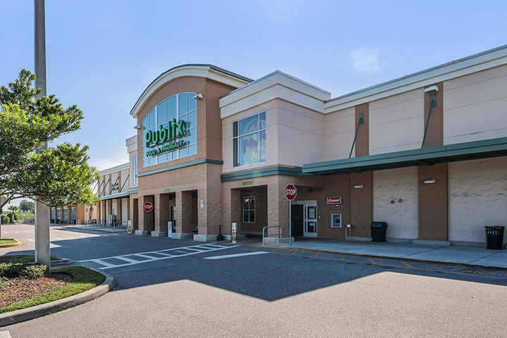 Convenient to Shopping and Grocery Stores at Silver Lake Pointe