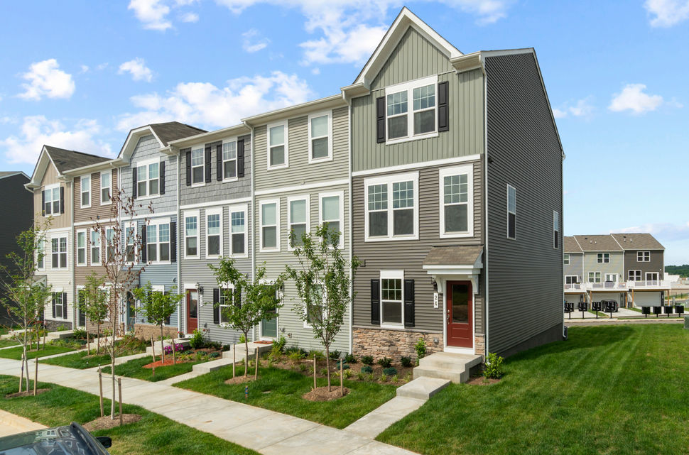 3 Level Garage Townhomes at Presidents Pointe