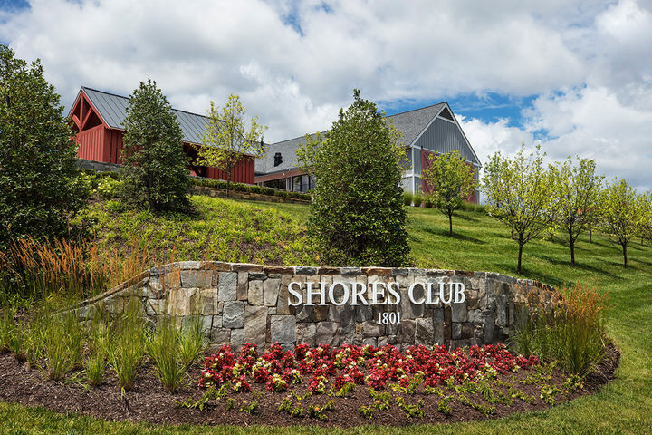 The Shores Club Entry