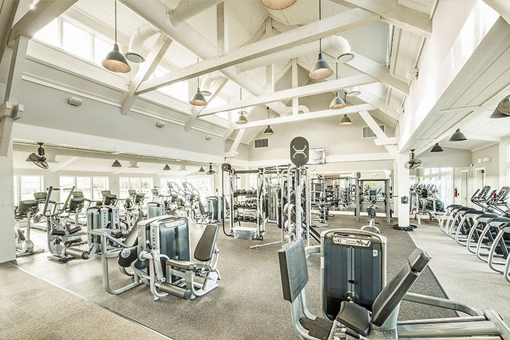 exercise equipment in the fitness barn gym at potomac shores