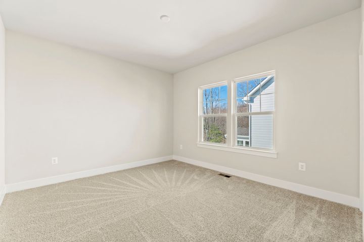 bedroom 2 with high ceiling