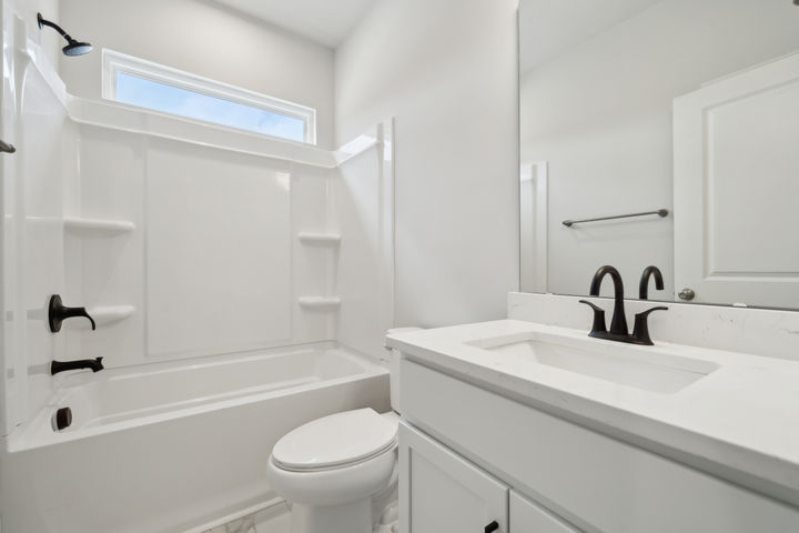 Full Bathroom 2