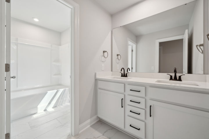 Full Bathroom 2