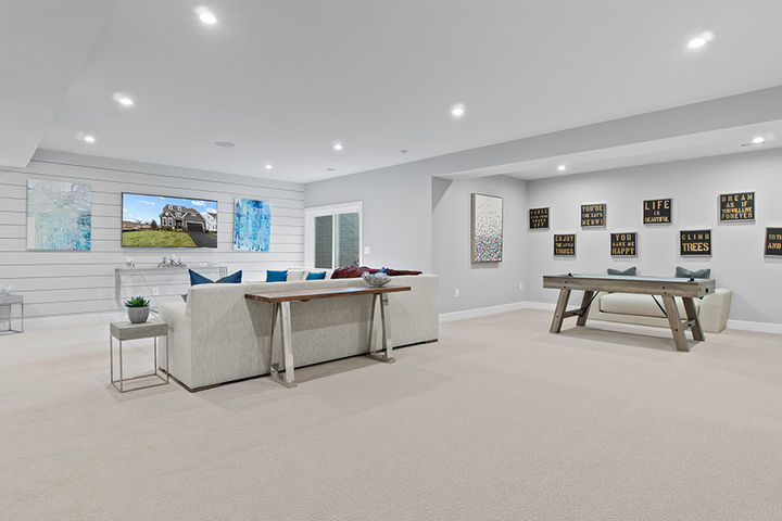 recreation room with game table