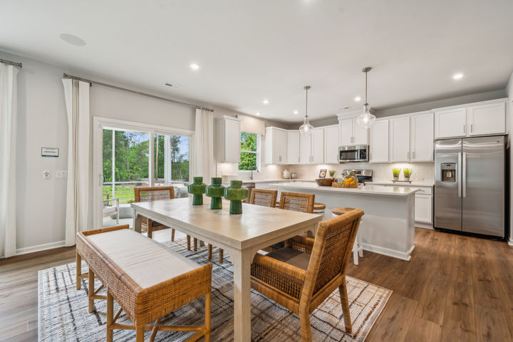 Breakfast Area and Kitchen