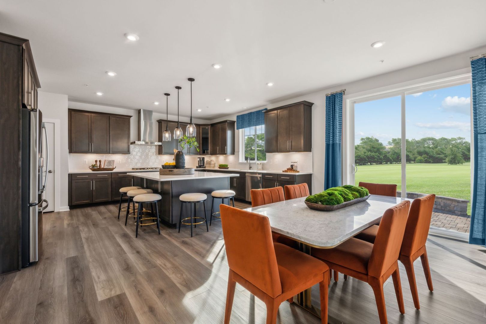 Kitchen and Breakfast Area