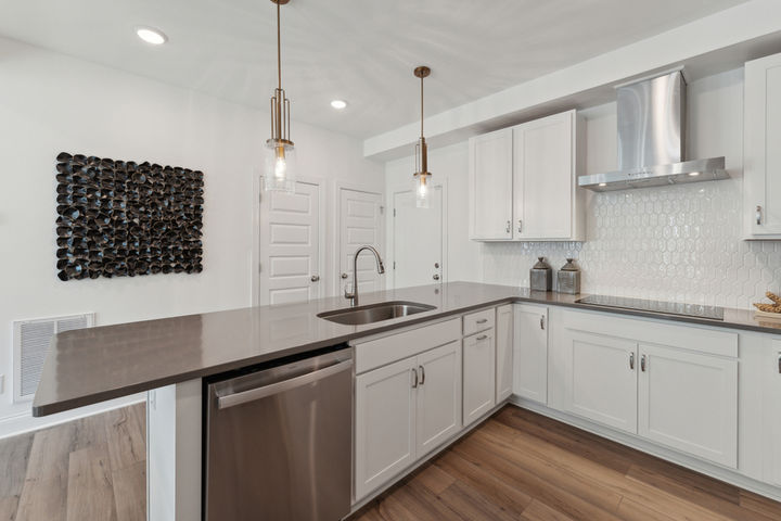 kitchen with peninsula island