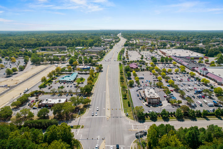 Convenient to Rt. 1 for quick access to shopping, dining and more