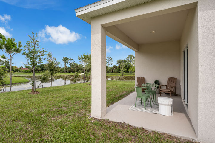 Covered Lanai of The Lewiston at Watermark