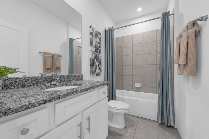 Secondary Bathroom of The Lewiston at Watermark