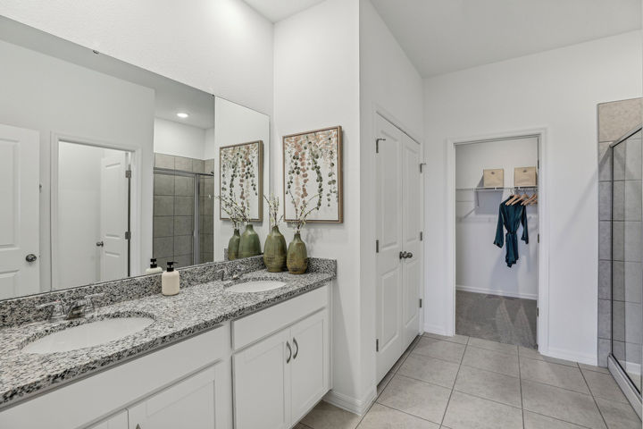 Primary Bathroom of The Portland at Wynnstone