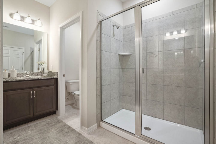 Primary Ensuite Bathroom of The Bellinger at Wynnstone