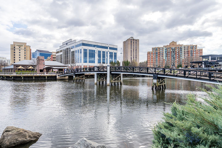 Westside at Shady Grove in Rockville, MD Less than 5 miles to Rio Lakefront