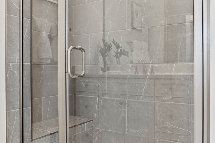 Tiled Shower with Seat