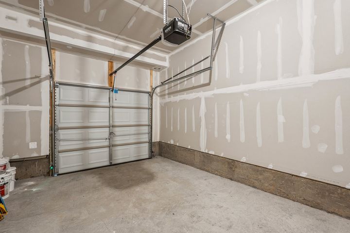 Private One Car Garage