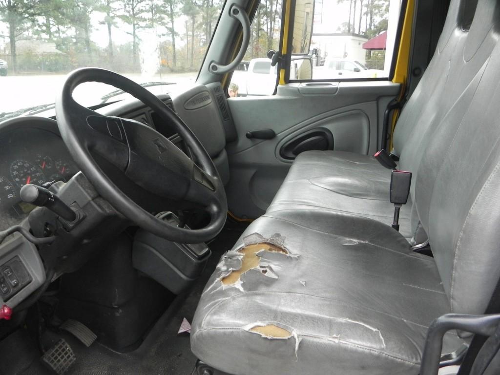 2005 International 4300SBA Van Truck