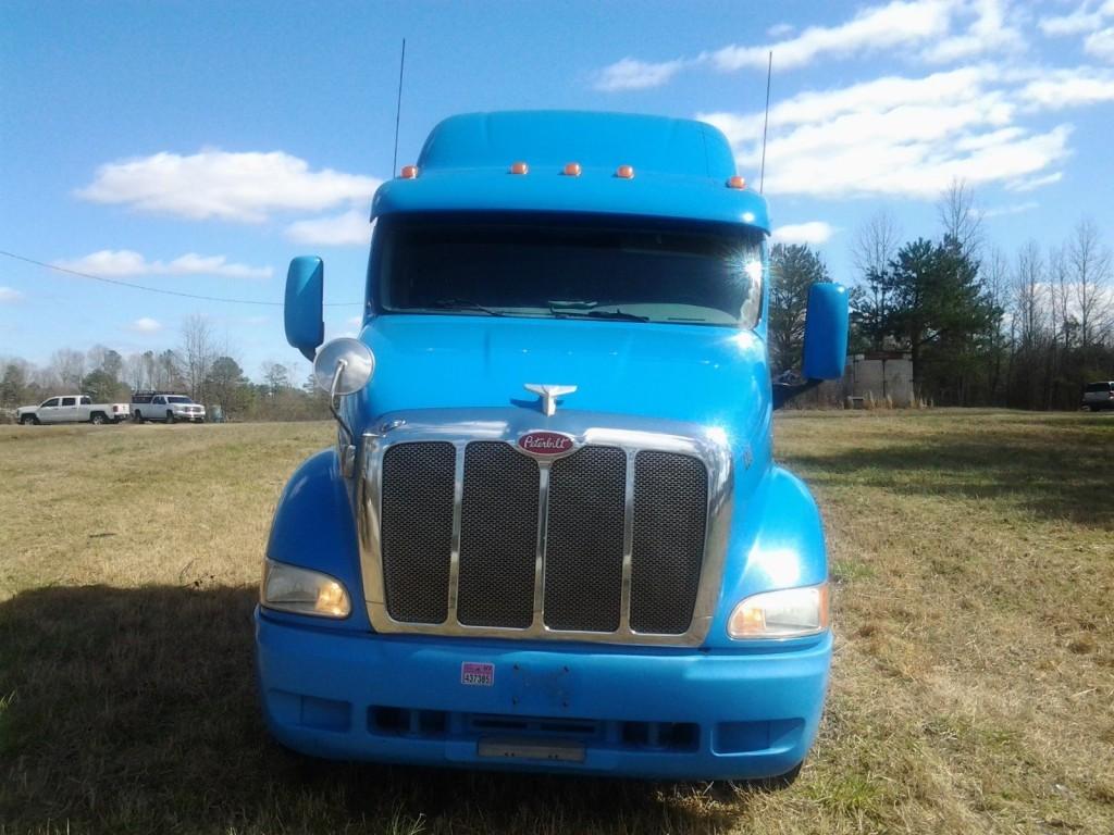 2006 Peterbilt 387 With Thermo KING Tripack APU Espar HEATER