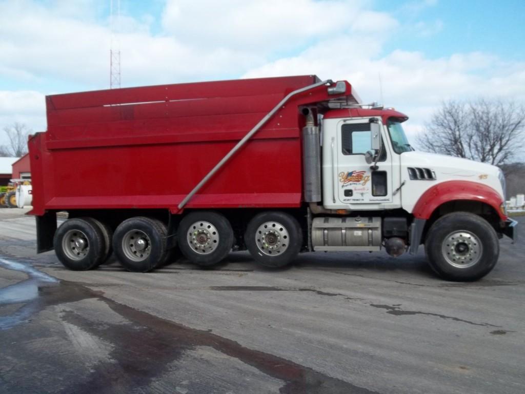 2007 MACK GU713 GRANITE QUAD AXLE DUMP TRUCK