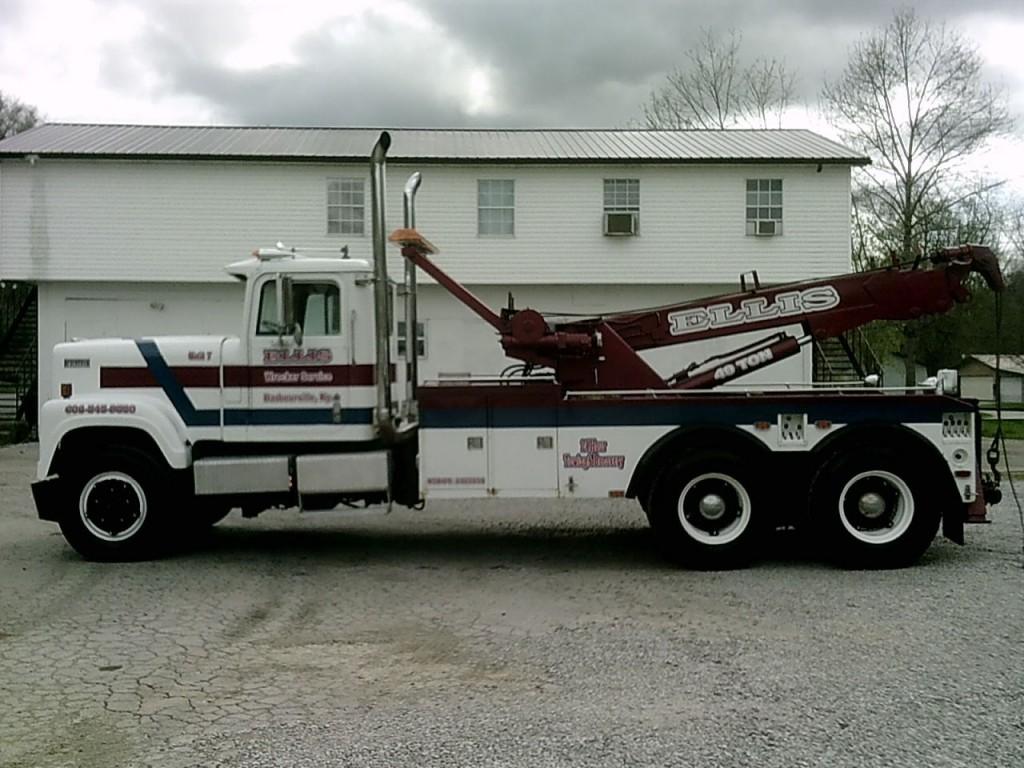 1976 International 40 ton wrecker