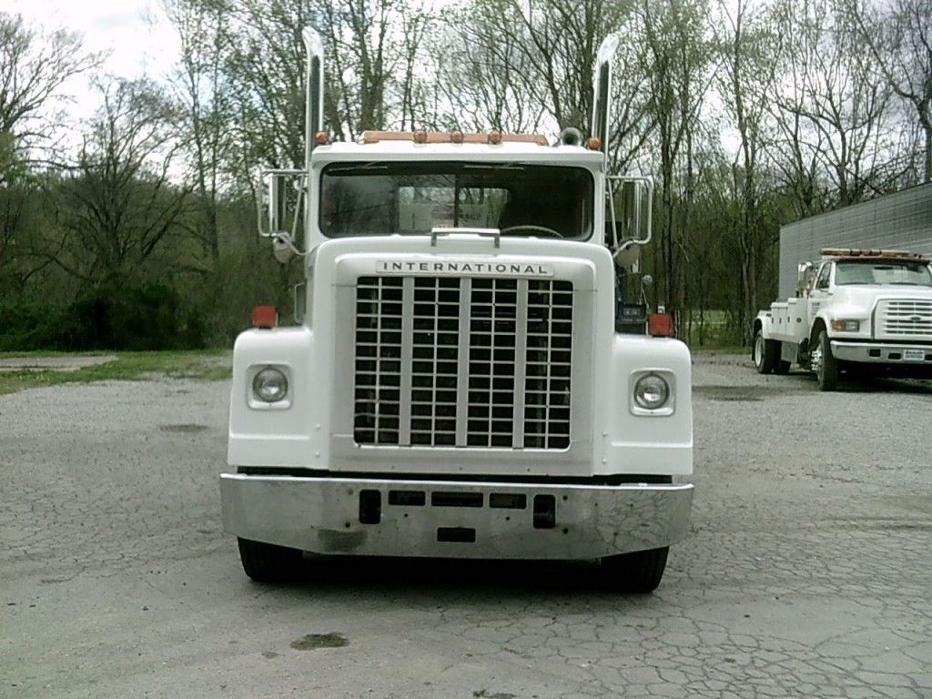 1976 International 40 ton wrecker