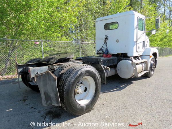 1997 Freightliner FLD112 Semi Truck Tractor