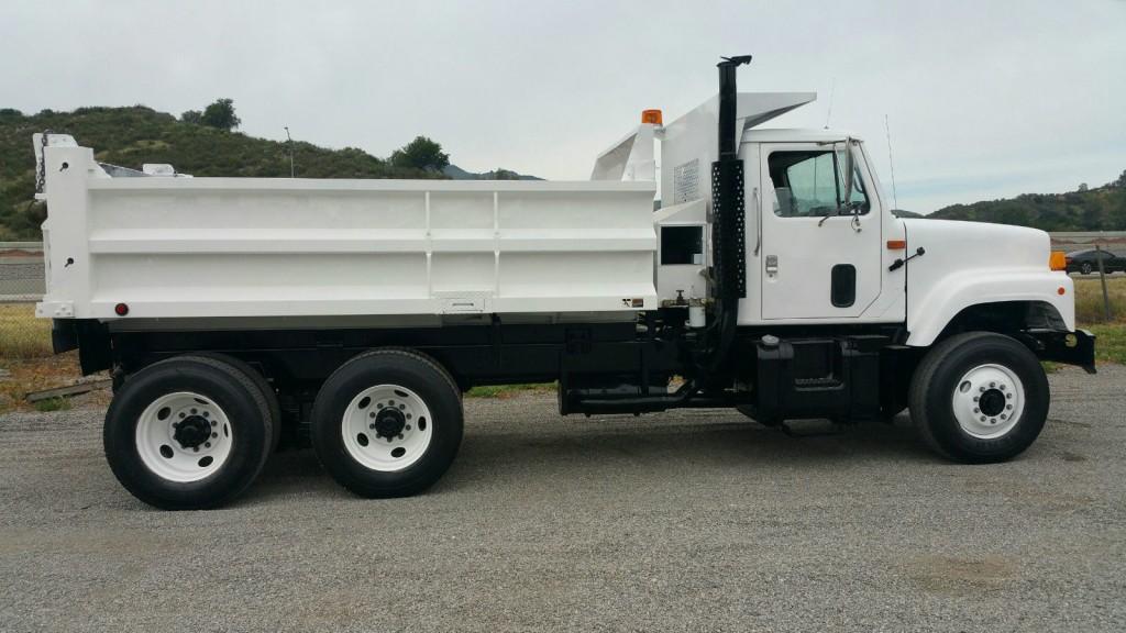 1998 International 2574 T/A Dump
