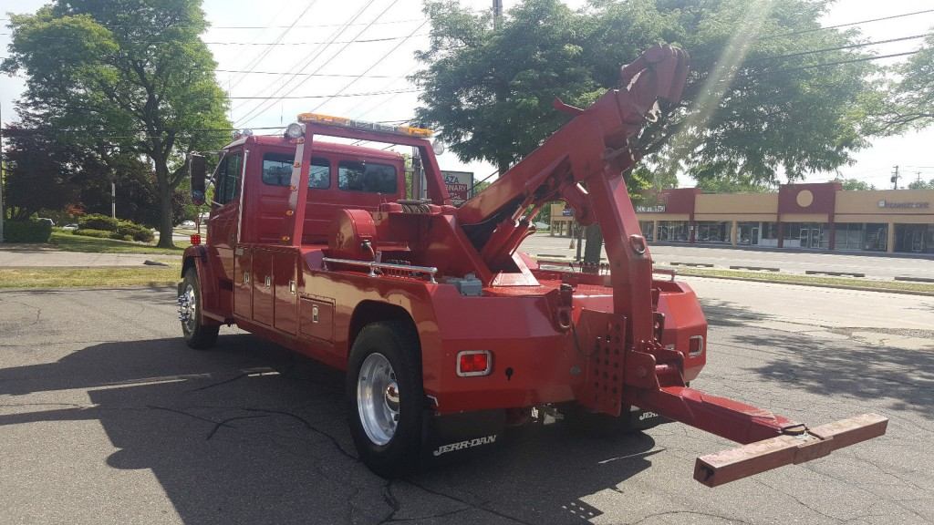1993 Freightliner FL70 Meduim Duty Wrecker