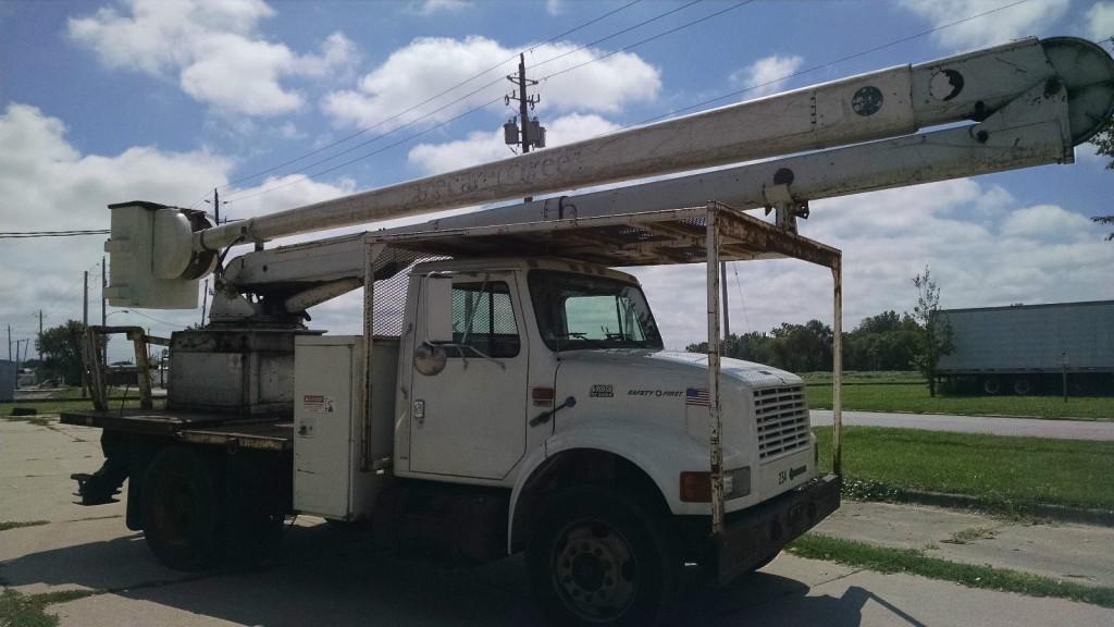 2000 International 4700 Bucket Truck