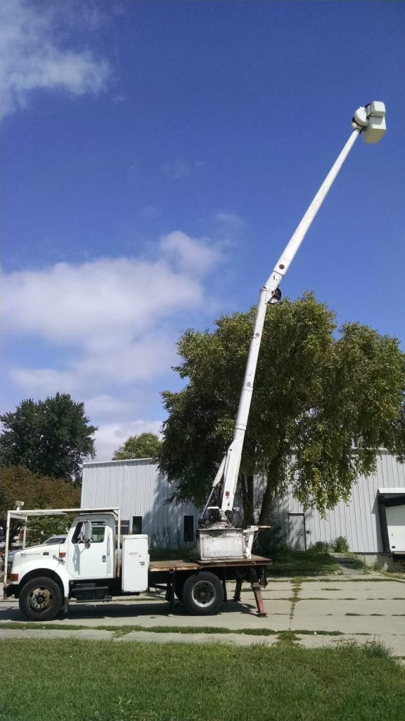 2000 International 4700 Bucket Truck