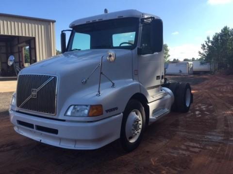 2001 Volvo VNL42T Truck for sale