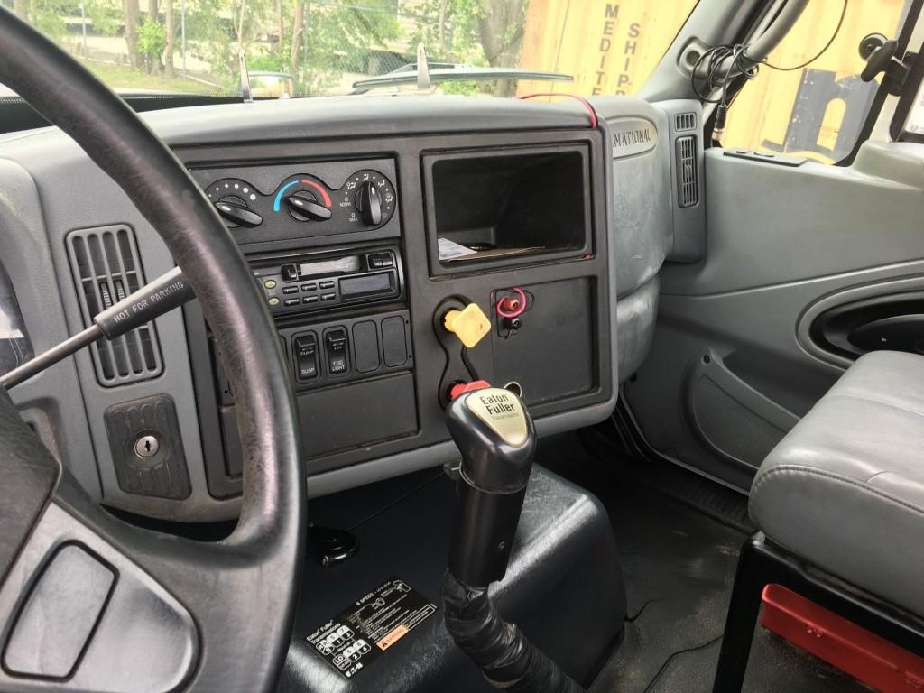 2004 International 8600 Semi Truck