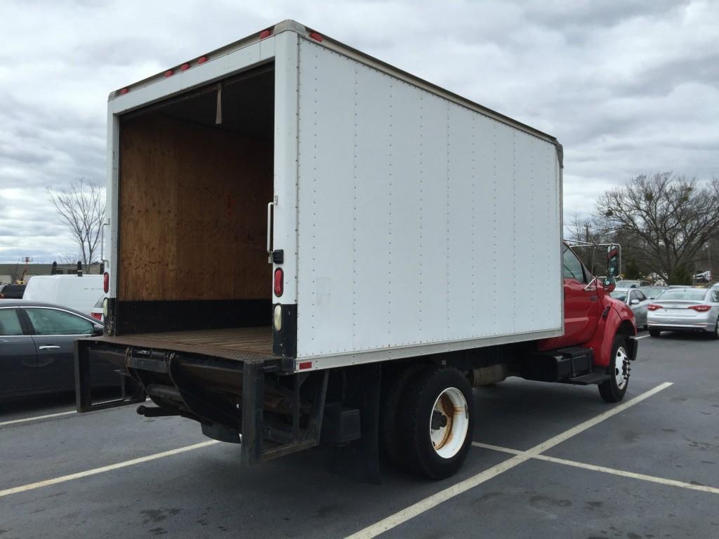2005 Ford F-750 Box Truck