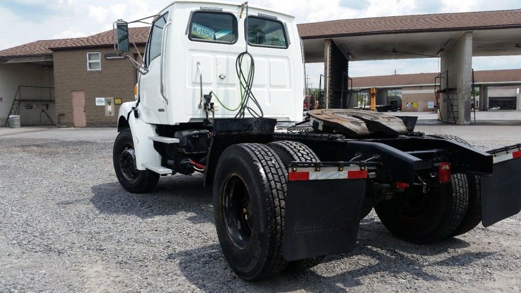 2005 Sterling A 9500