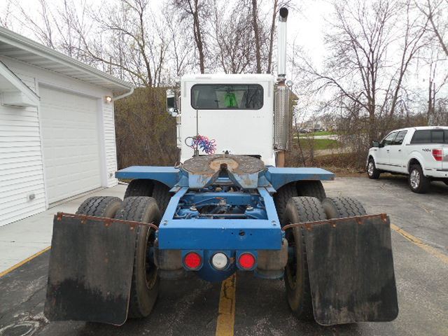 2008 Peterbilt 367 Day Cab Truck
