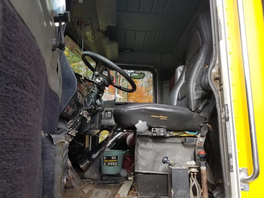 1989 Peterbilt truck