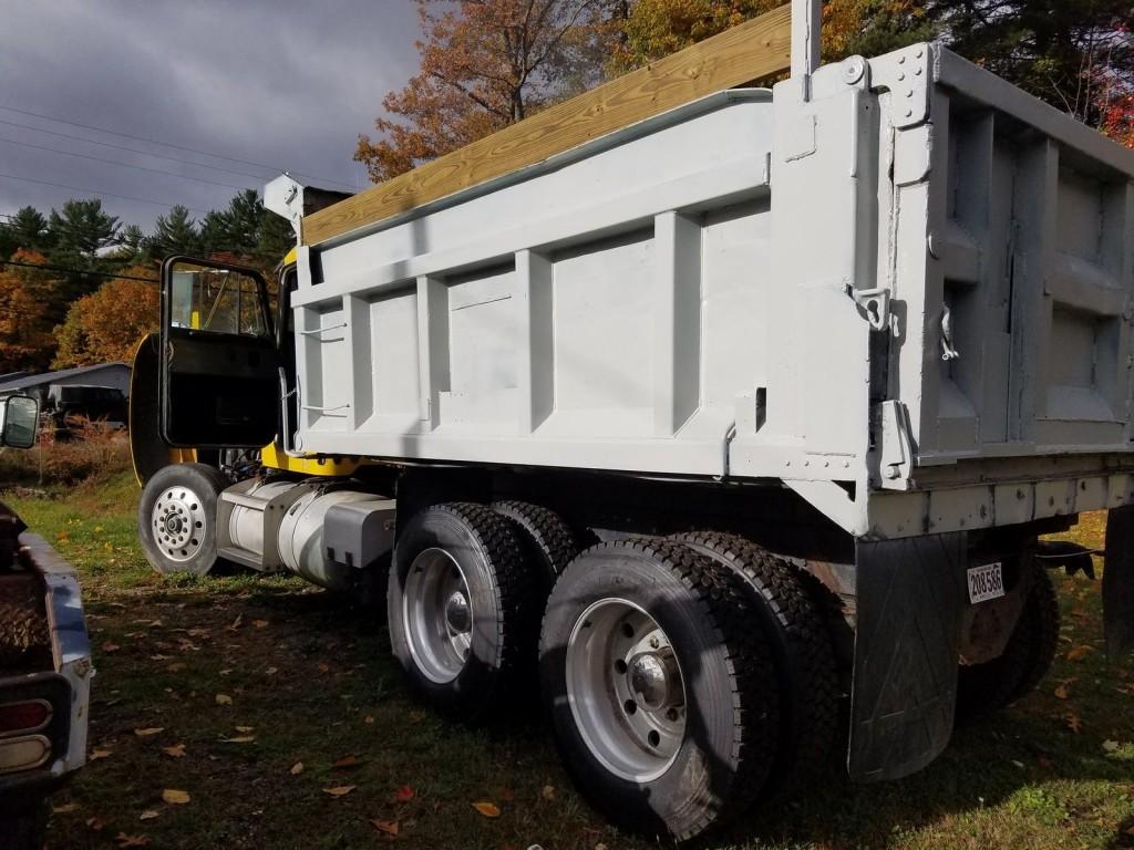 1989 Peterbilt truck