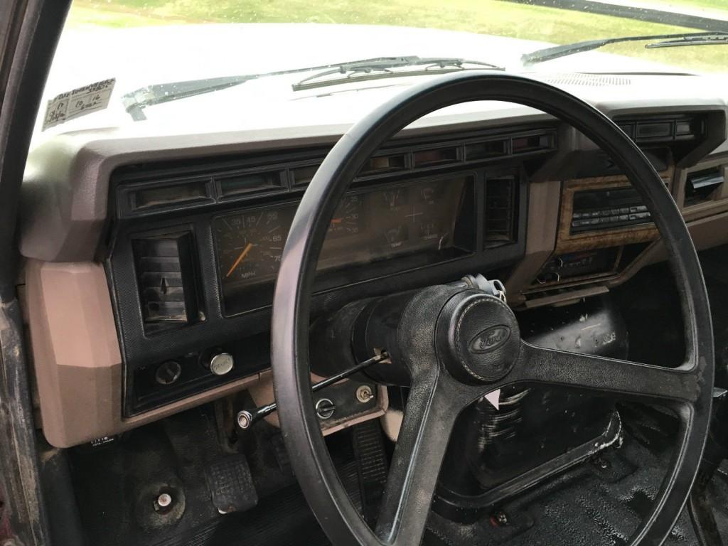 1997 Ford F8000 truck