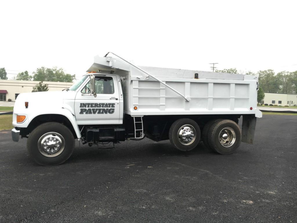 1997 Ford F8000 truck