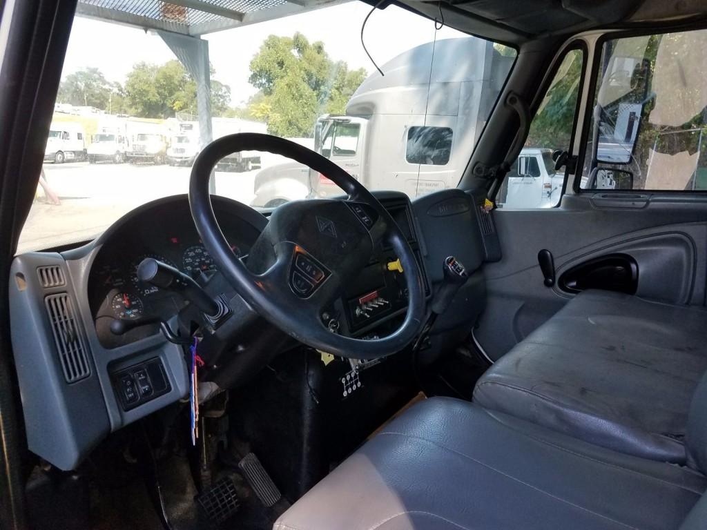 2002 International 4300 truck