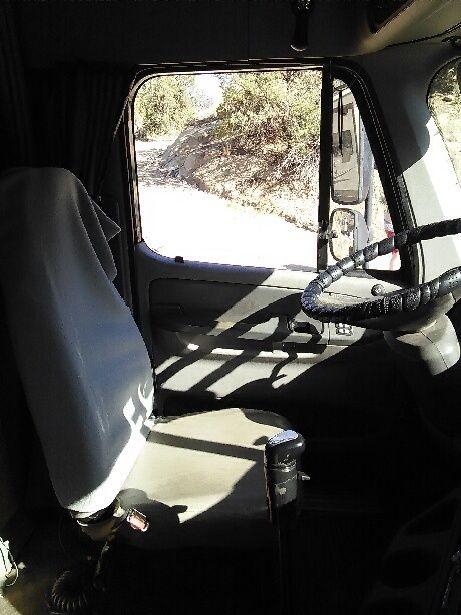 2006 Freightliner truck