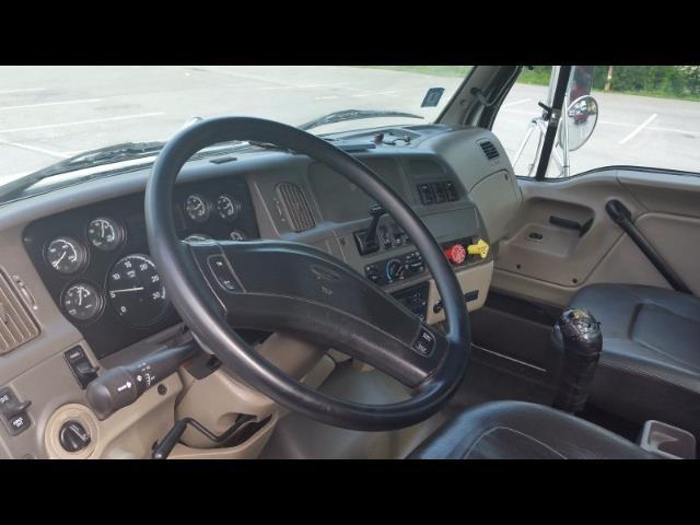 2007 Sterling AT9500 truck