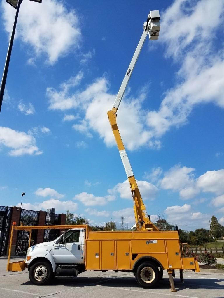 2008 Ford F750 truck