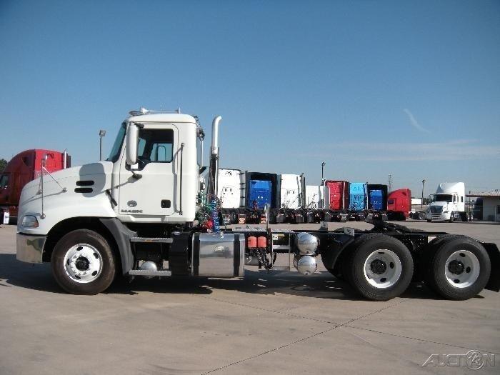 2011 Mack CX Series truck